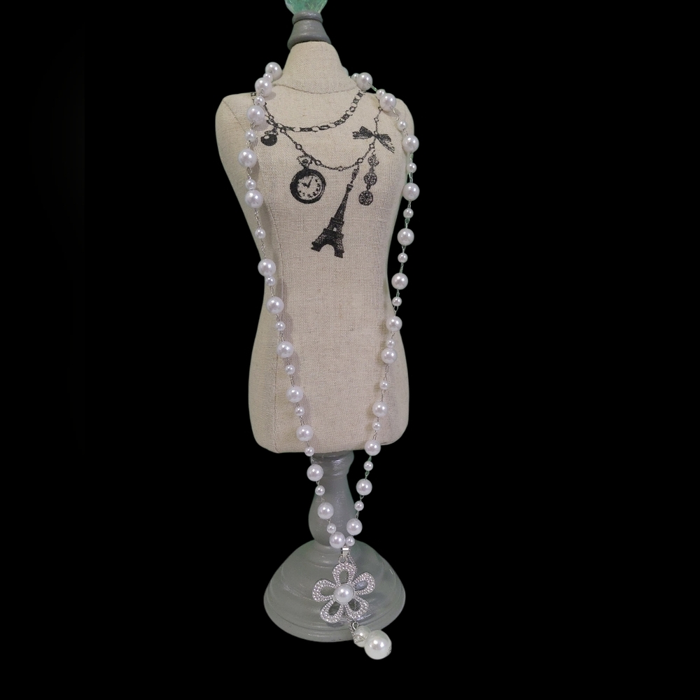 Pearl Necklace with Silver Flower Pendant